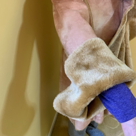 Newport News Gold tones faux fur and suede coat 24 hour sale🔴 - Picture 8 of 16